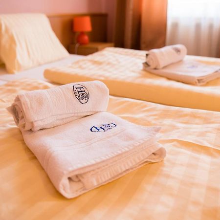 Hotel Clavis Lučenec エクステリア 写真