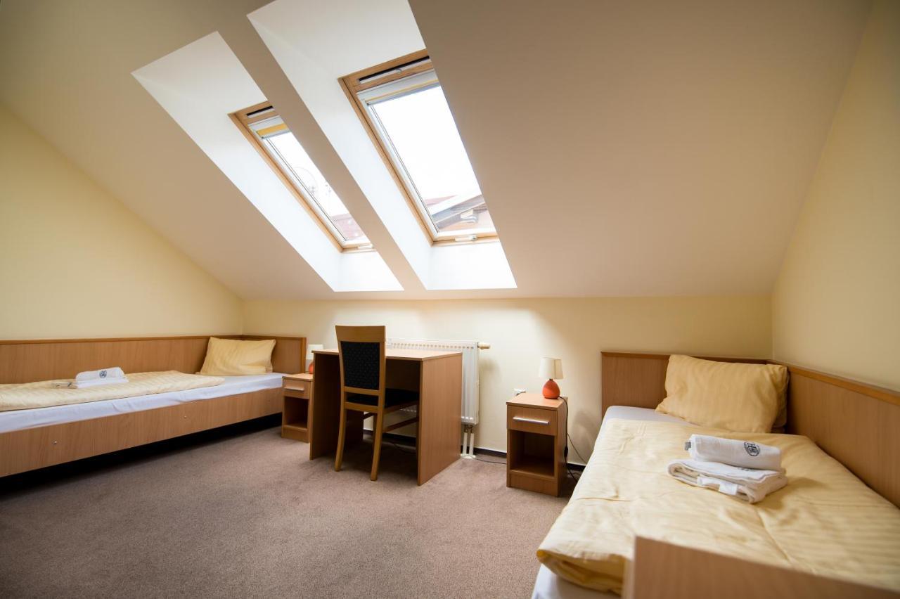 Hotel Clavis Lučenec エクステリア 写真